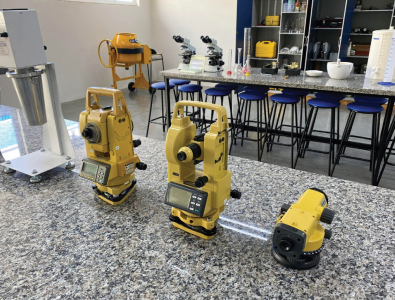 Nosso laboratório conta com equipamentos modernos