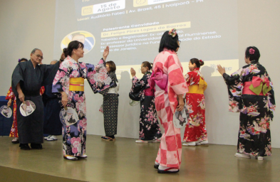 Grupo Bom Odori faz apresentação cultural